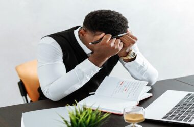 O perigo de trabalhar só para pagar contas — e como escapar dessa armadilha silenciosa